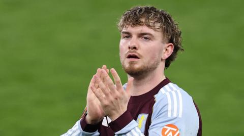 Harvey Elliott applauds