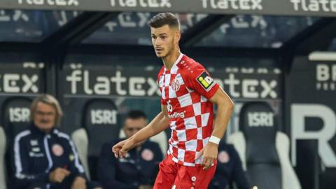 Tom Krauss playing for Mainz 05