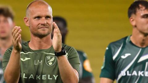 Liam Manning manager of Norwich City celebrates at the end of the match