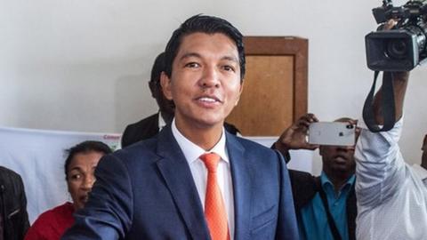 Mr Rajoelina casts his second round vote