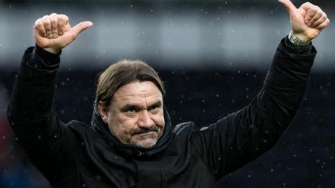Leeds manager Daniel Farke celebrates victory