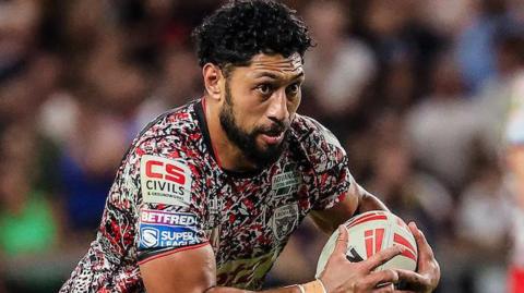 Isaac Liu in action for Leigh Leopards against Leeds Rhinos