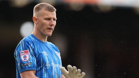 Jake Eastwood playing for Grimsby away to Port Vale 