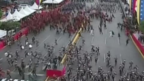 Venezuelan soldiers running