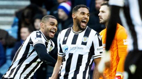 St Mirren celebrate scoring at Ibrox