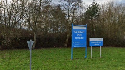 Hospital signage in Tamworth