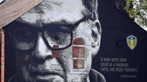 Marcelo Bielsa mural