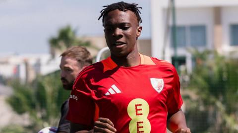 Ronan Kpakio training with Wales in Spain earlier this month