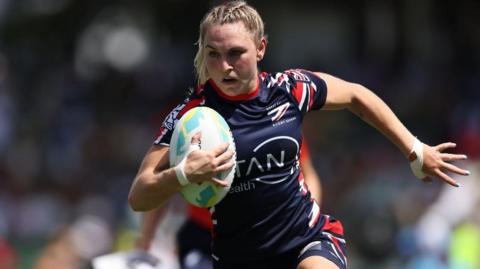 Ellie Boatman playing for Great Britain