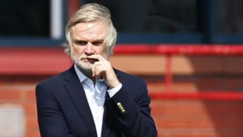 Dundee head coach Steven Pressley
