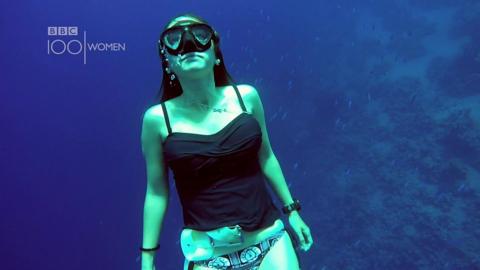 Raghda Ezzeldin free diving