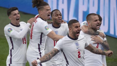 England players celebrate Luke Shaw's goal in the Euro 2020 final