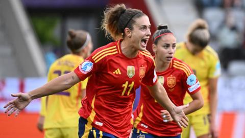 Alexias Putellas celebrates