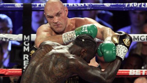 Tyson Fury fights Deontay Wilder