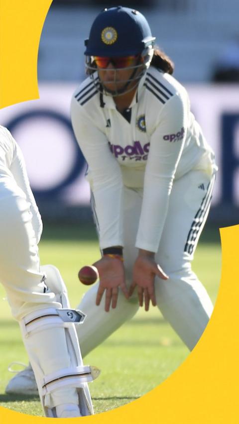 Richa Ghosh taking a incredible catch
