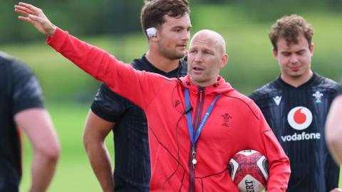 Head coach Richard Whiffin points while addressing the Wales Under-20s squad