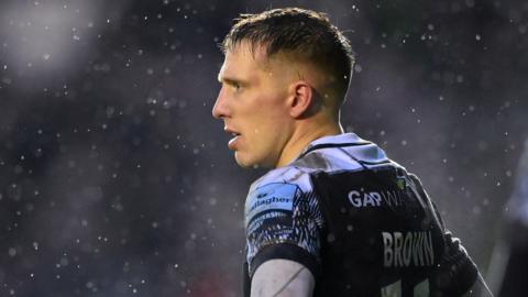 Louis Brown playing for Newcastle Falcons on a very rainy day