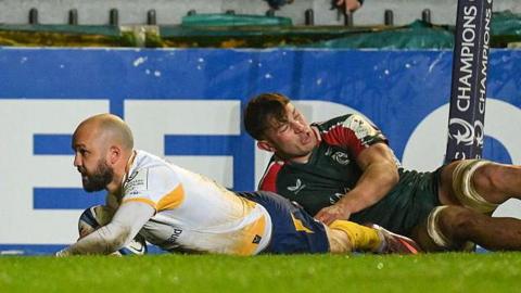 Jamison Gibson-Park scores