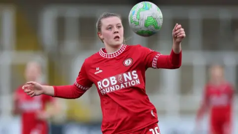 Jess Simpson of Bristol City Women in action