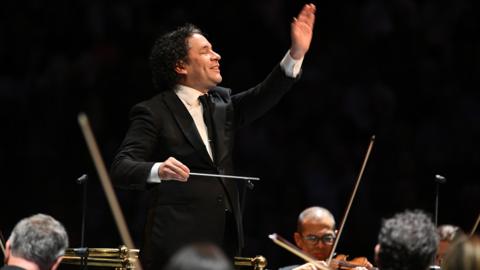 Gustavo Dudamel leads the Los Angeles Philharmonic