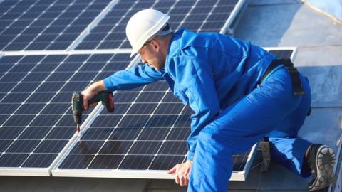 solar panel fitter