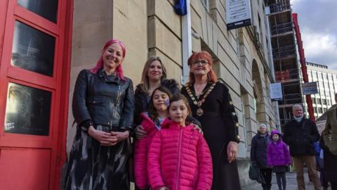 Prof. Alice Roberts. Photographed with the Lord Mayor of Bristol and Emma Martin's 4th and 5th generation granddaughters