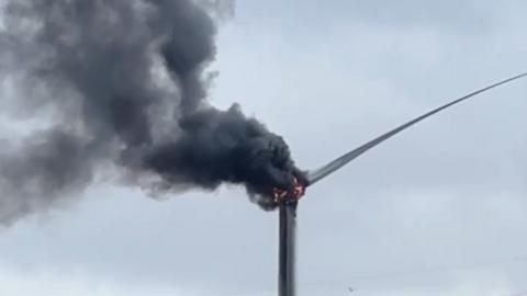 A wind turbine in the Sutton Fields area of Hull has caught fire. Locals took to social media to post videos of the fire on Wednesday morning (3 August).