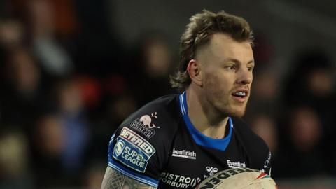 Tom Johnstone in action for Wakefield