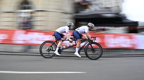 Sophie Unwin on the back of the GB tandem with Jenny Holl at the front