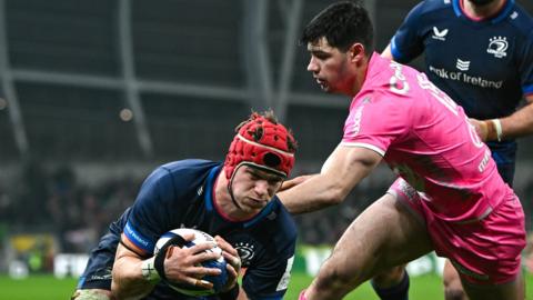 Josh van der Flier dives over to score Leinster's second try against Stade Francais