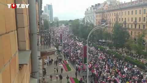 Protesters in Minsk, 6 September