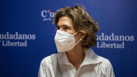 Cristiana Chamorro, former director of the Violeta Barrios de Chamorro Foundation, holds a meeting with leaders of the "Ciudadanos por la Libertad" (CXL) party to formalize her intentions to register as a presidential pre-candidate for the party, in Managua on June 1, 2021.