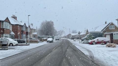 Snow picture taken by BBC editor in Retford