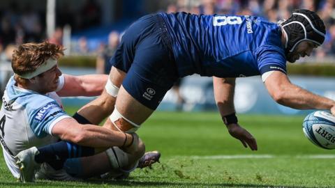 Caelan Doris of Leinster scores his side's fifth try