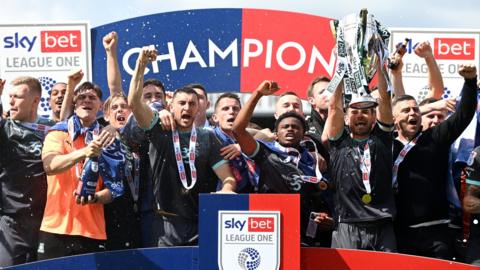 Plymouth Argyle lift the League One trophy