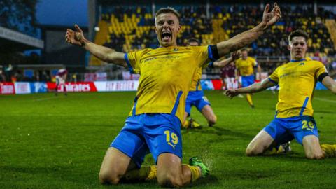 Will Goodwin scores for Torquay