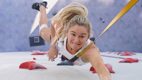 Shauna Coxsey in action at the Tokyo Olympics