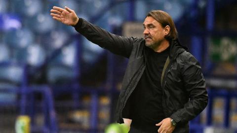 Daniel Farke gestures on the touchline
