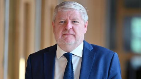 Angus Robertson 