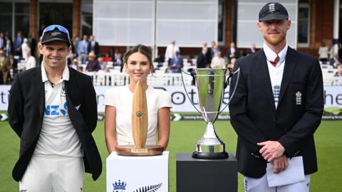 New Zealand captain Tom Latham and England skipper Ben Stokes at Lord's with the Crowe-Thorpe Trophy and Emma Crowe, daughter of the late Martin Crowe