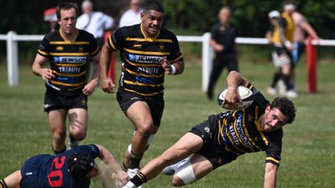 Kyle Moyle scores a try for Cornwall