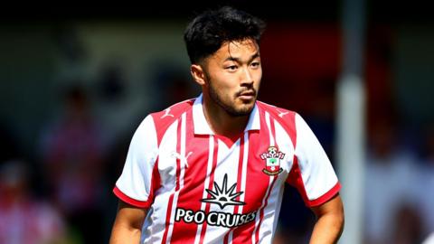 Yukinari Sugawara in action for Southampton