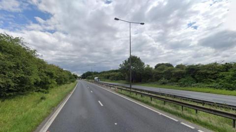 Google street view of the A63 between South Cave and North Ferriby with a single vehicle in the distance