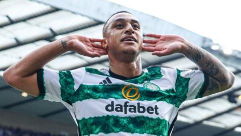 Adam Idah in Celtic colours