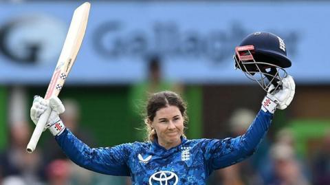 England batter Tammy Beaumont celebrates a century 
