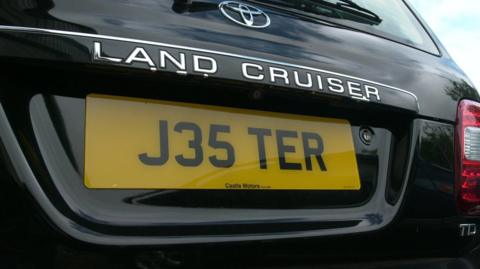 Car number plate J35 TER that once belongs to the comedian Jethro