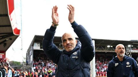 Chelsea manager Enzo Maresca claps supporters