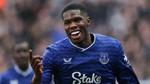 Thierno Barry celebrates