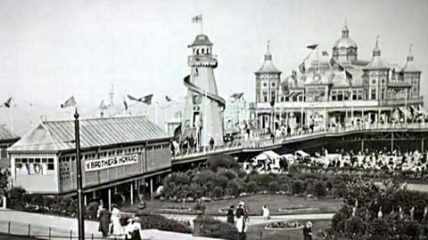 Historical picture of Britannia Pier