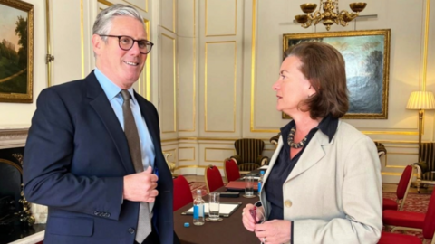 Syr Keir Starmer ac Eluned Morgan
